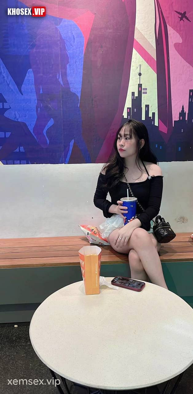 chich-em-nguoi-yeu-hotgirl-nhan-vien-dien-may-xanh-dam-dang-hinh-13