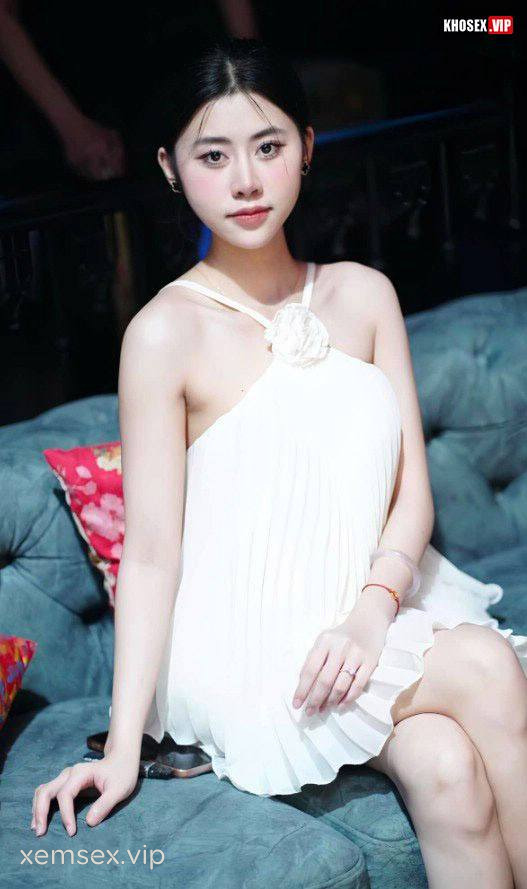 clip-sex-ong-chu-50-tuoi-dit-toi-tap-em-ngoc-quynh-phu-tho-lam-em-ren-la-hinh-02