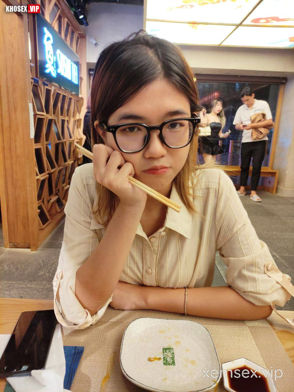cu-anh-dai-qua-em-cuoi-ngua-nung-chiu-khong-noi-phan-2-hinh-01