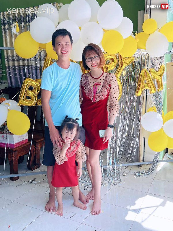 vo-giao-vien-dam-dang-choi-ca-2-lo-lam-em-suong-co-giat-hinh-01